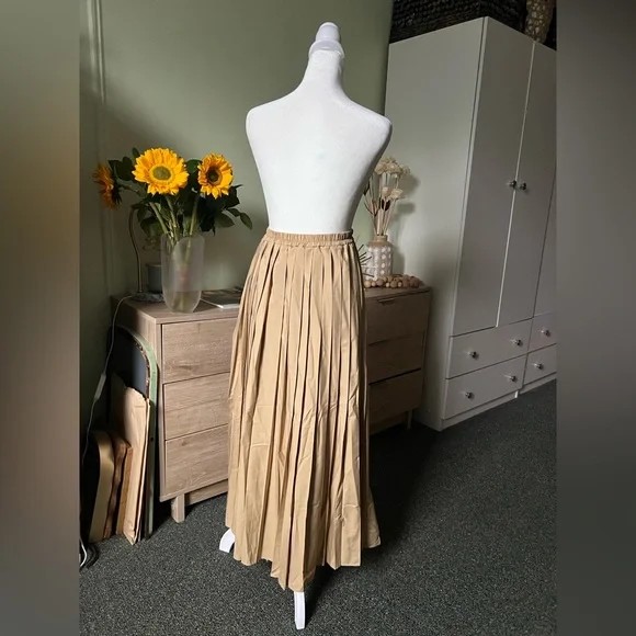 Beige Camel Tan Pleated Elastic High-Waist Modest Maxi Cotton Lightweight Skirt - Picture 2 of 16